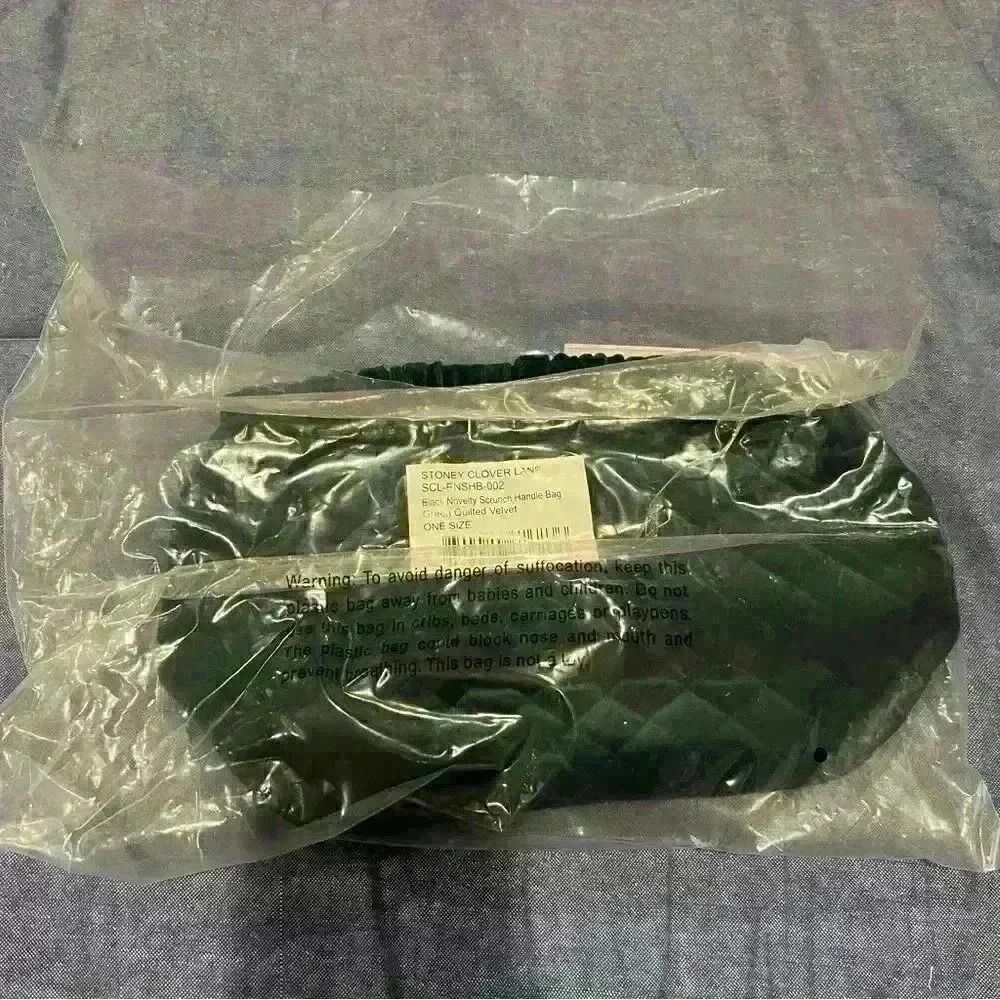 Stoney Clover Lane Scrunch Handle Bag Green Quilted Velvet - Picture 3 of 4